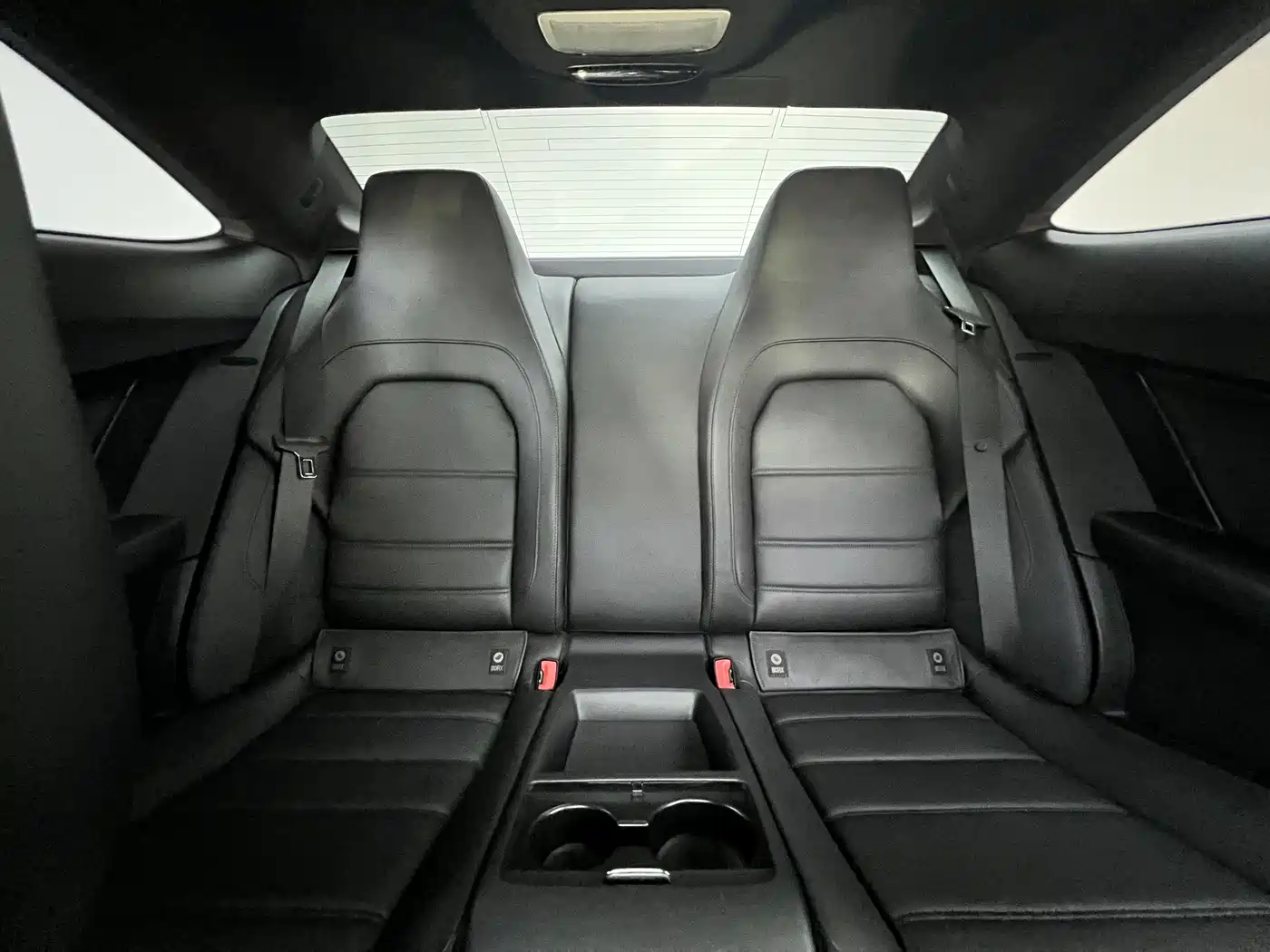 Mercedes-Benz C-Class AMG 2012 AMG C 63 Coupe Dynamic фото 17