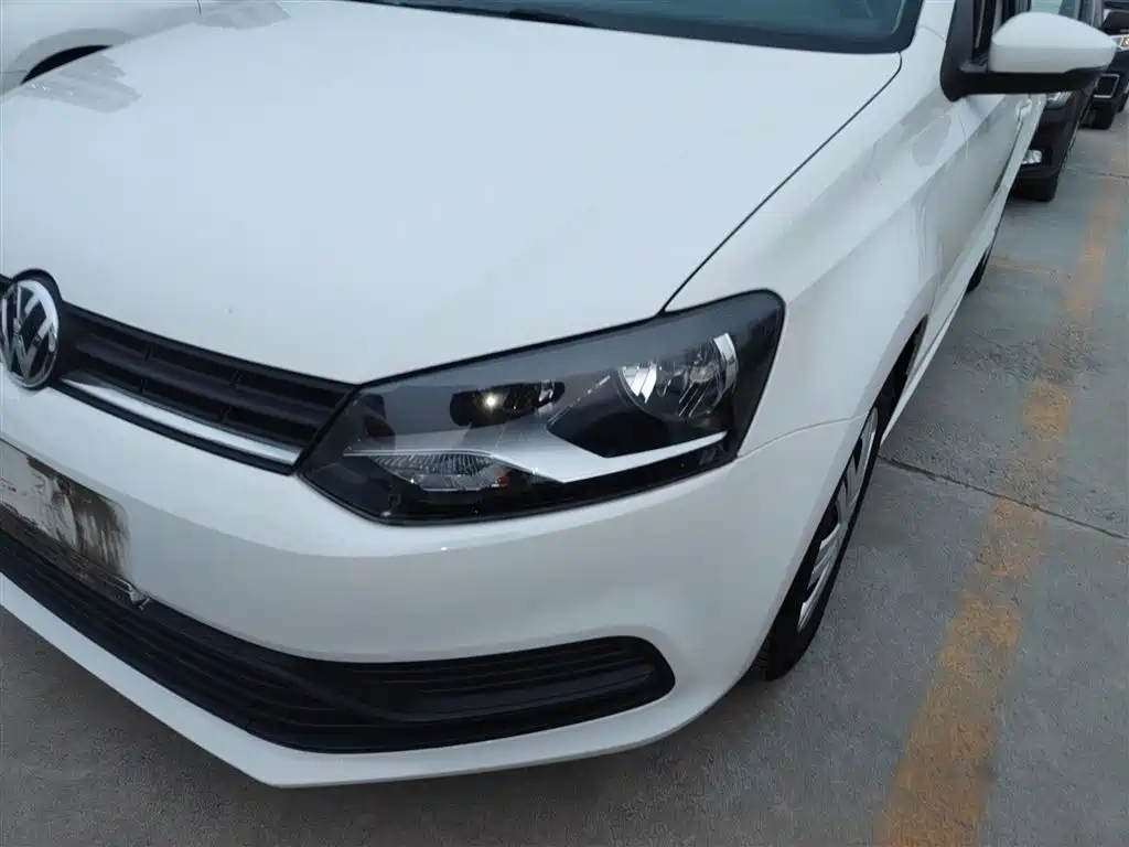 Volkswagen Polo 2016 1.4L Automatic Trend фото 18
