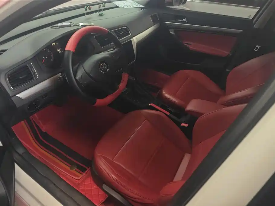Volkswagen Lavida 2017 1.6L Automatic Trend Edition фото 9
