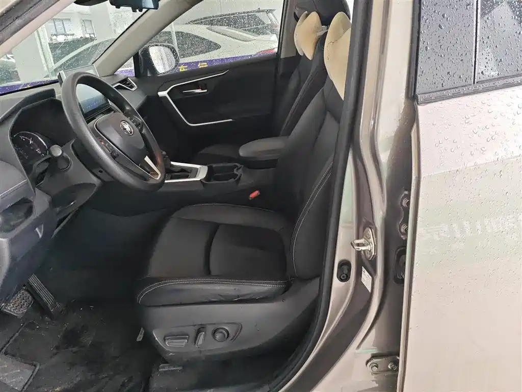 Toyota RAV4 Rongfang 2021 2.0L CVT 2WD Trend фото 11