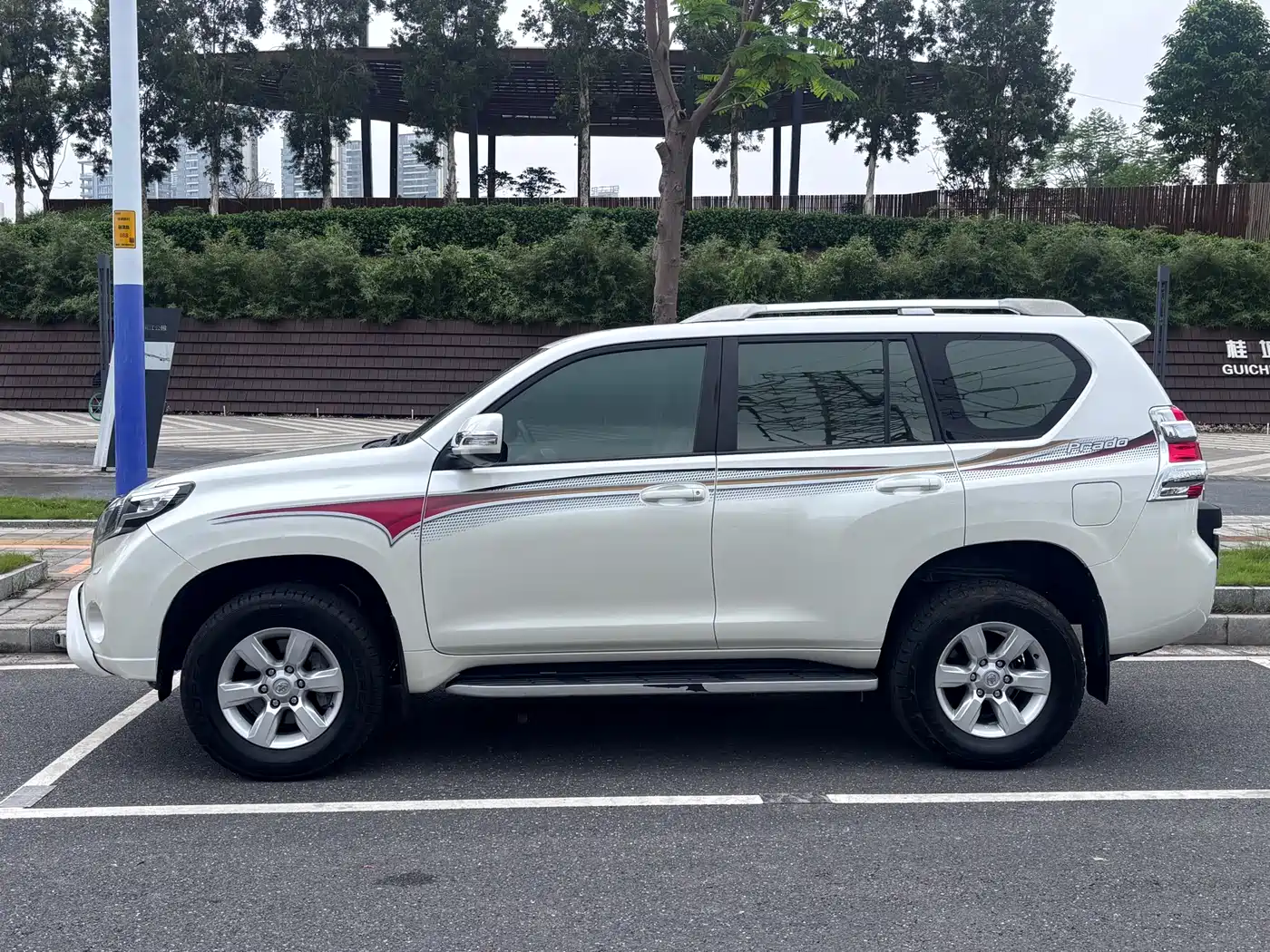 Toyota Prado (Import) фото 3