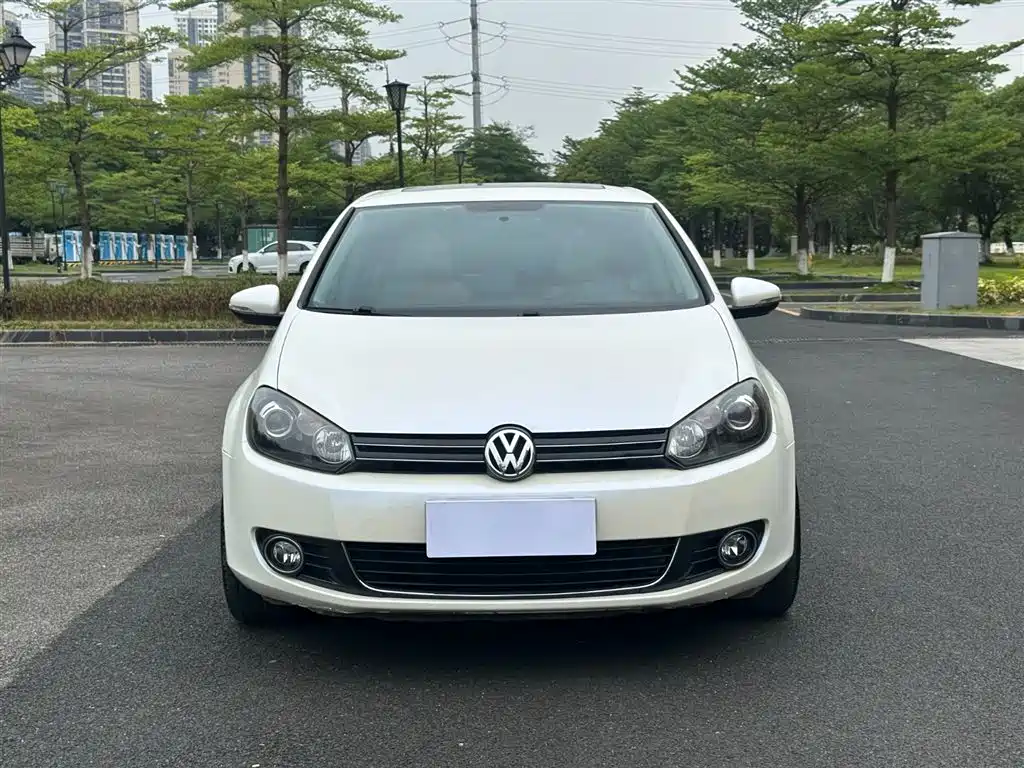 Volkswagen Golf 2012 1.6 Automatic Comfort Type фото 2