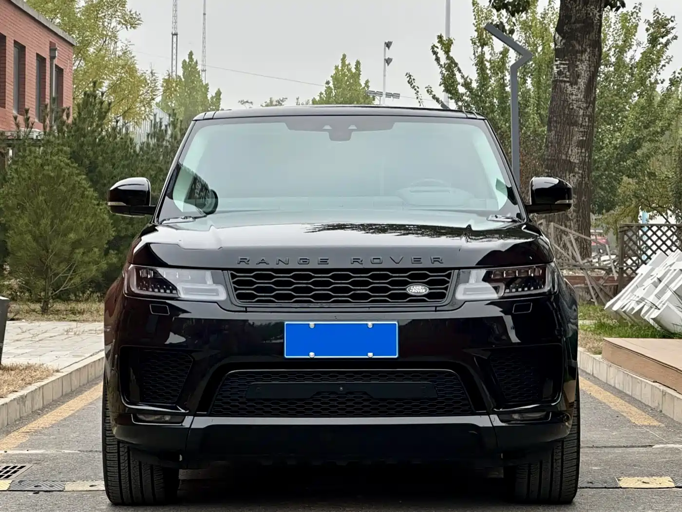 Land Rover Range Rover Sport 2021 3.0 L6 Gloss Black Edition фото 2