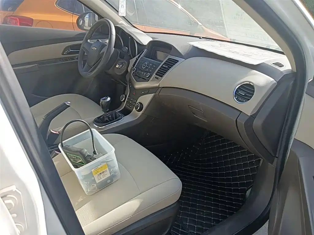 Chevrolet Cruze 2015 1.5L Classic SL MT фото 25