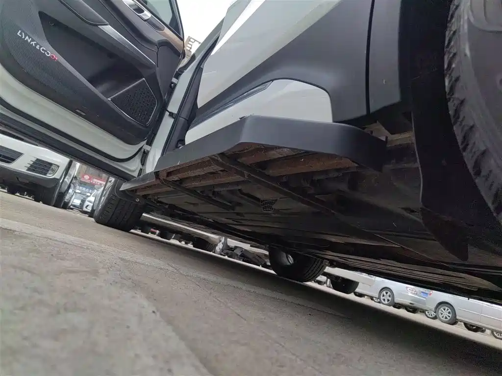 Lynk & Co 01 2018 2.0T 2WD Type+ Edition фото 21