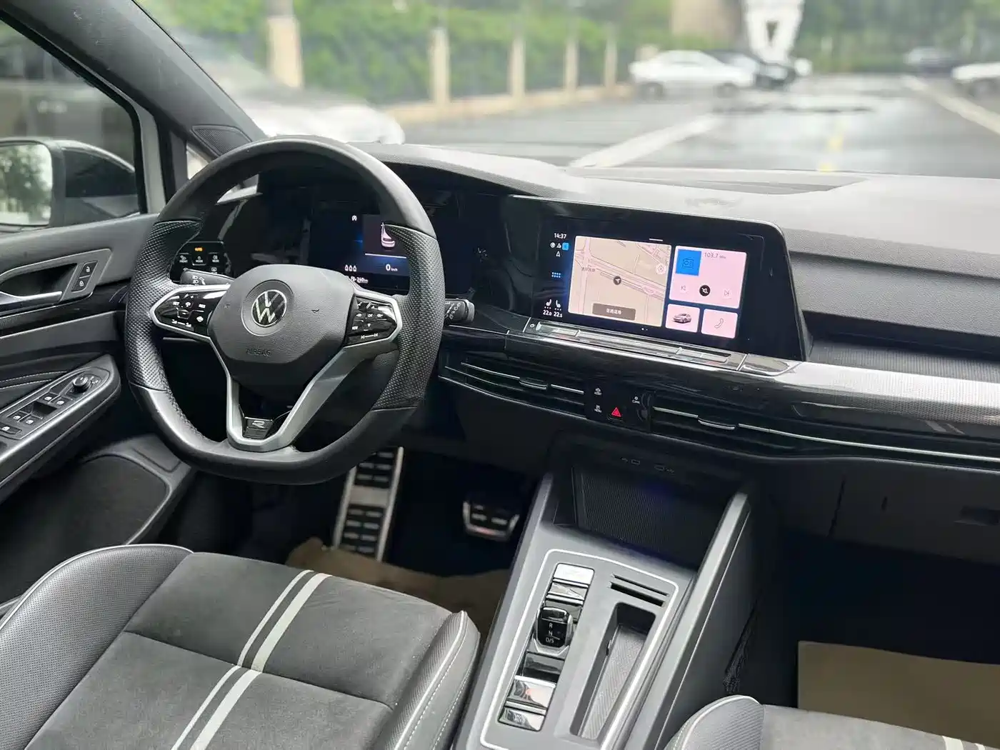 Volkswagen Golf 2021 280TSI DSG R-Line фото 6