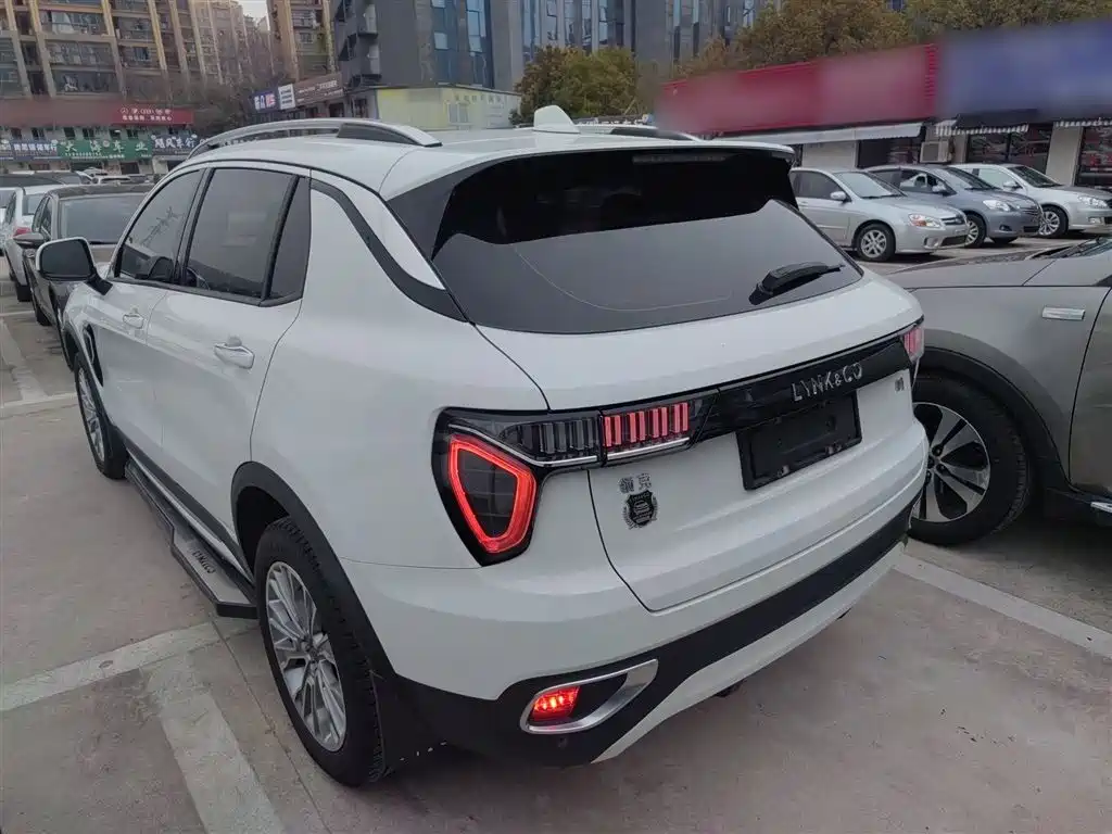 Lynk & Co 01 2018 2.0T 2WD Type+ Edition фото 23