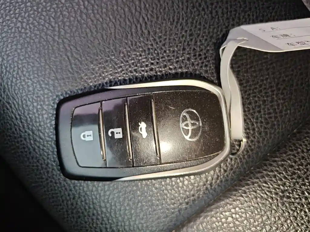 Toyota Corolla 2018 1.2T S-CVT GL Smart Edition фото 9