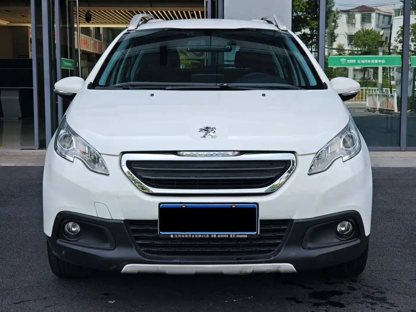 Peugeot 2008 2014 1.6L Manual Trend Edition фото 2