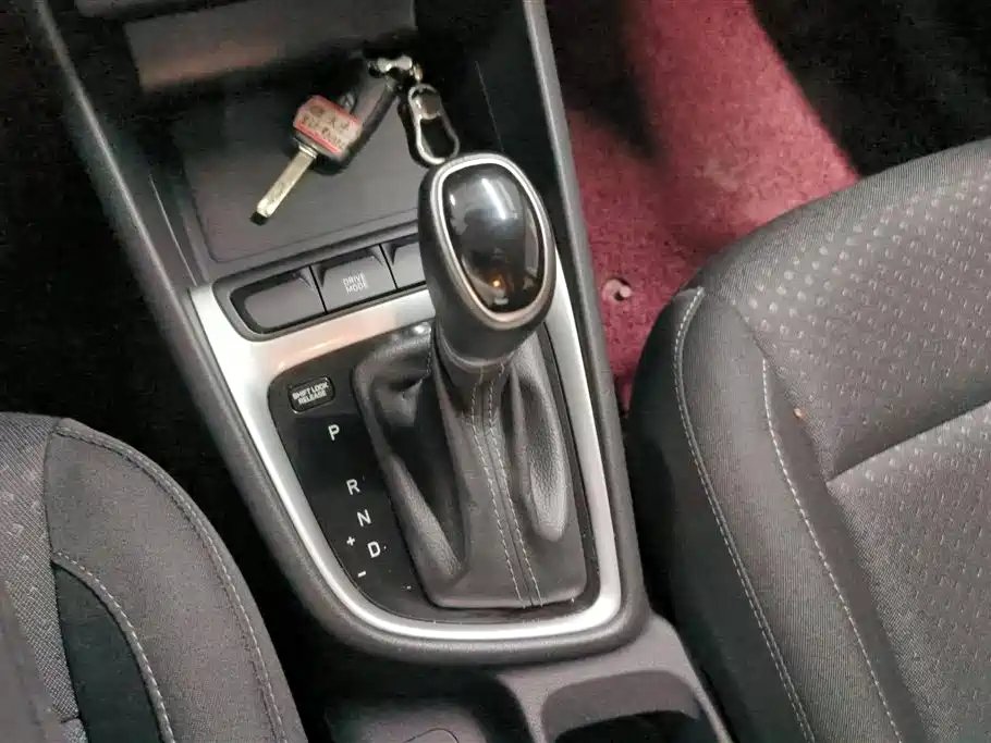 Hyundai Elantra 2018 1.6L Auto Joy GL (China V) фото 16