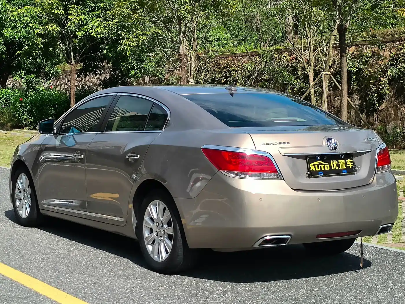 Buick LaCrosse 2011 2011 2.4L SIDI Premium Edition
