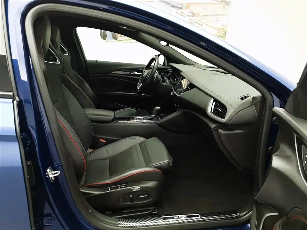 Buick Regal 2017 GS 28T Luxury Type фото 23