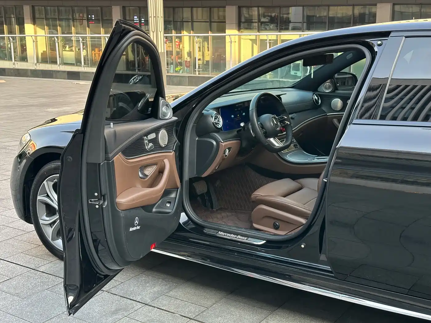 Mercedes-Benz E-Class 2022 E 300 L Sport Luxury фото 6