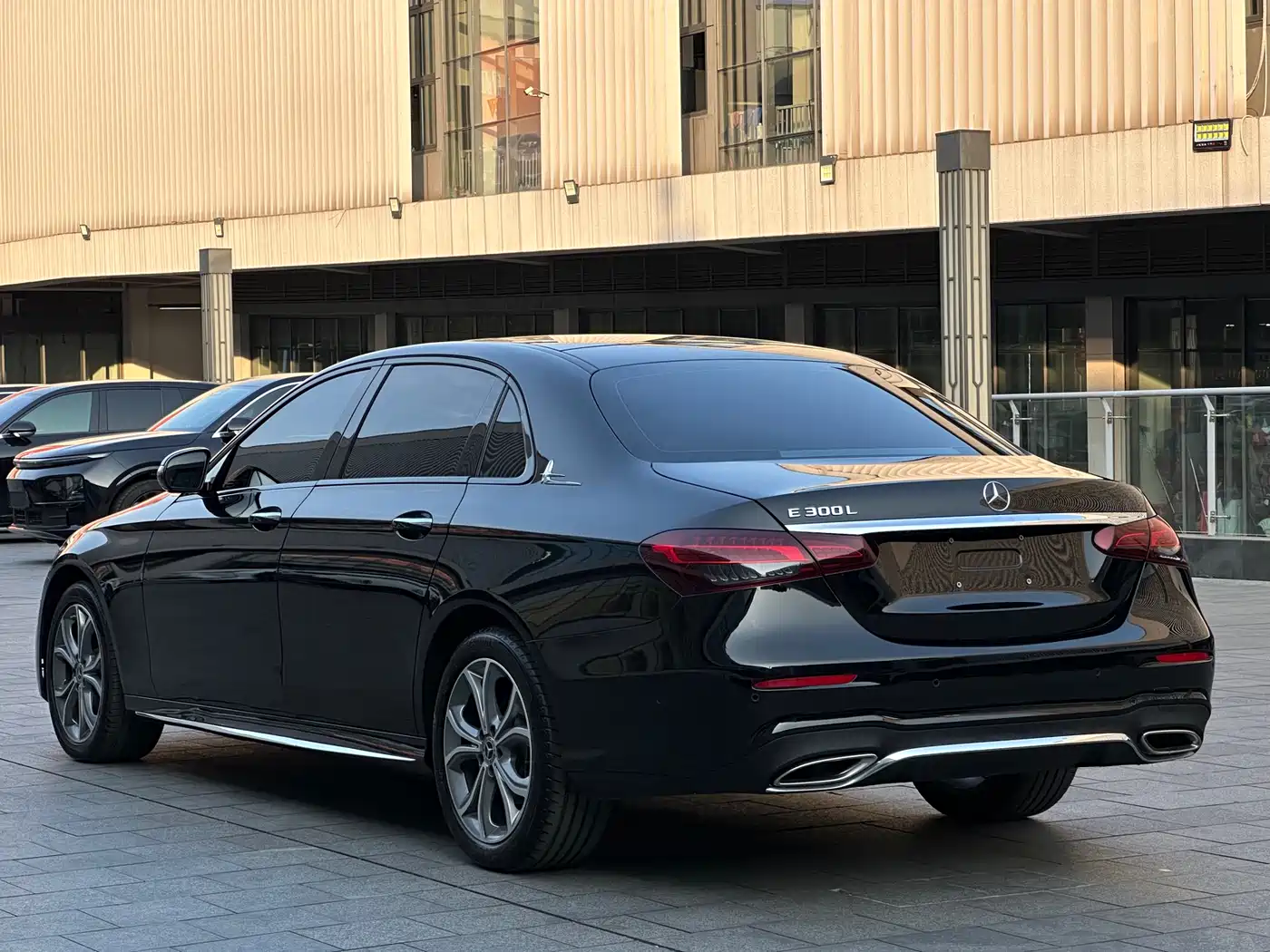 Mercedes-Benz E-Class 2022 E 300 L Sport Luxury фото 25