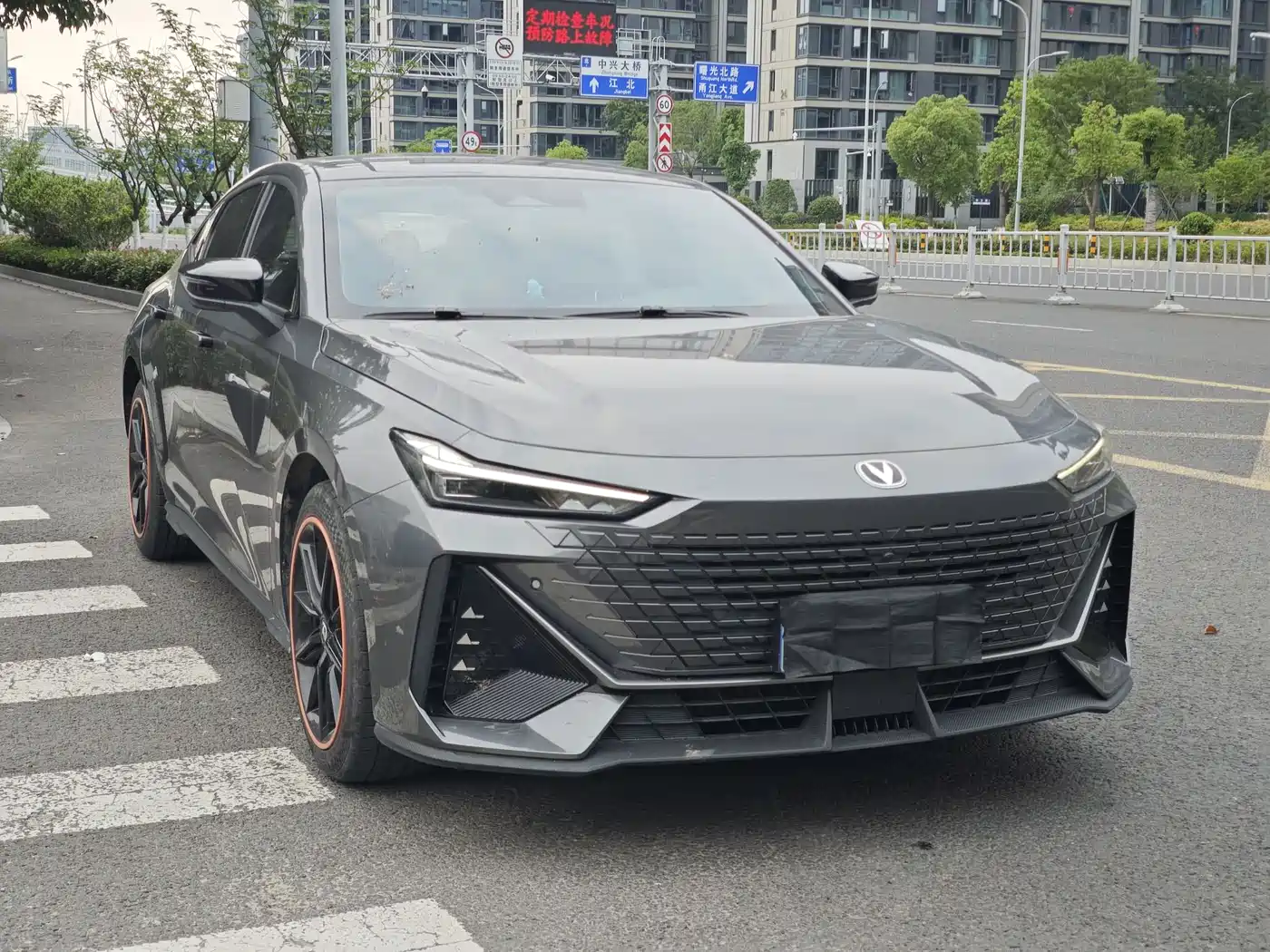 CHANGAN UNI-V