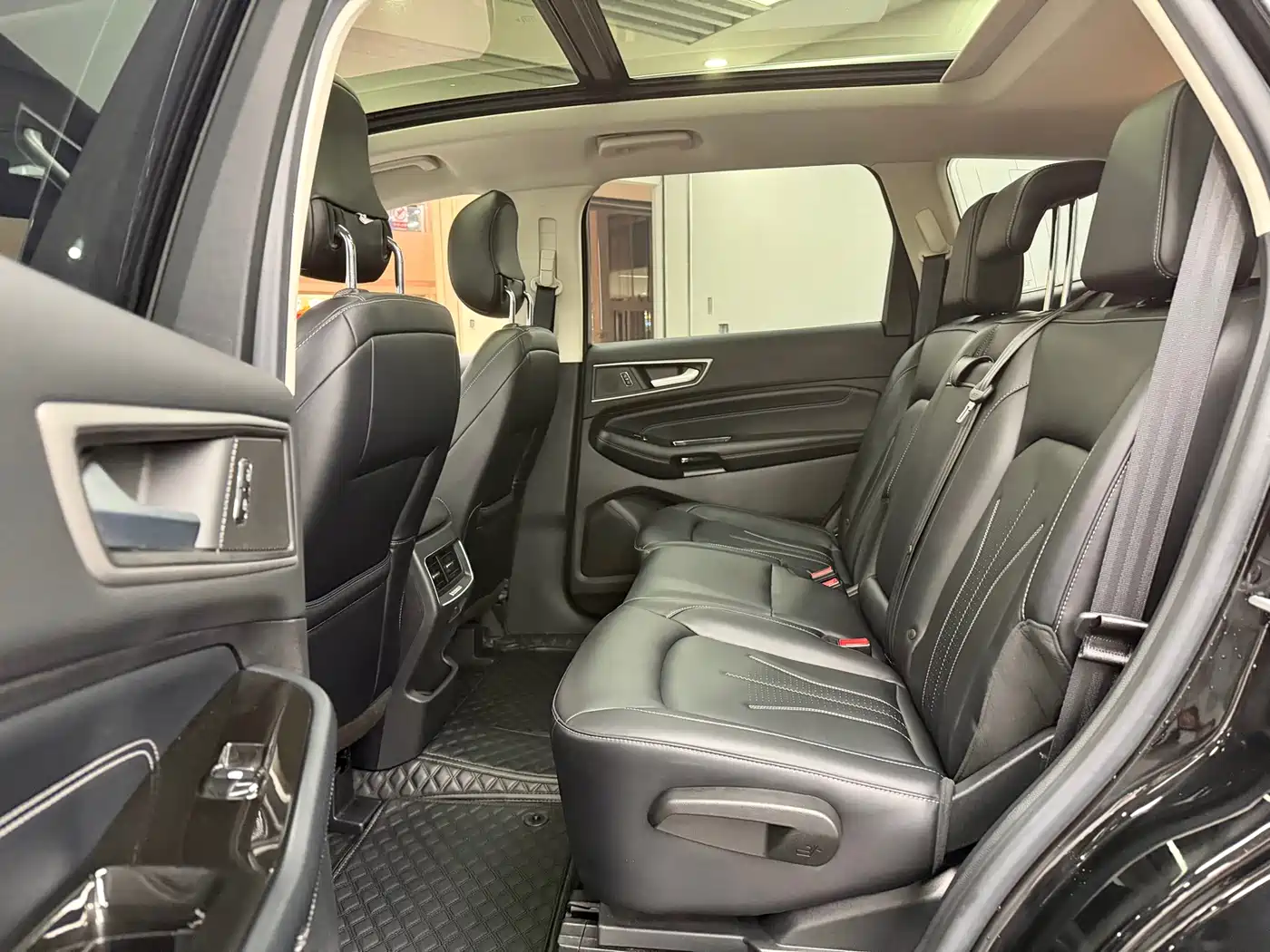 Ford Edge 2023 2021 PLUS EcoBoost 245 FWD Platinum Sharp 5-seater
