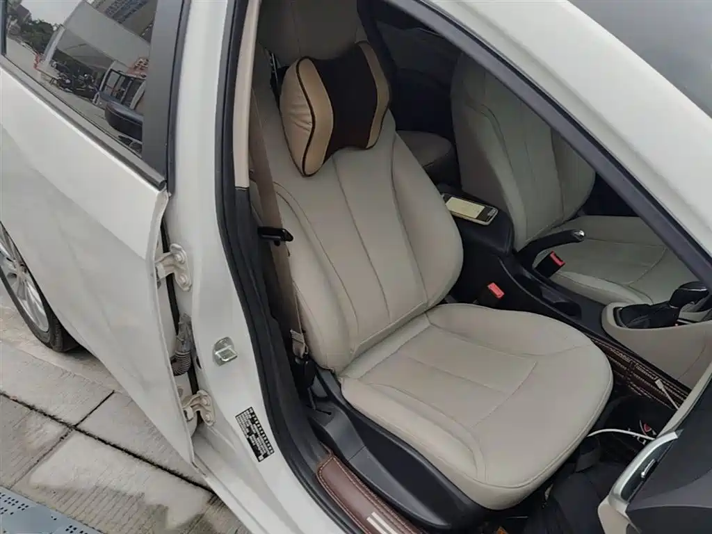 Buick Excelle 2019 15T DCT Connected Elite Type China VI фото 25