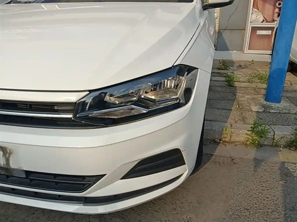 Volkswagen Polo 2019 Plus 1.5L Automatic Panorama Enjoyment Edition фото 24