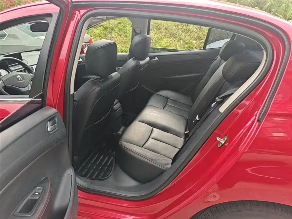 Peugeot 308 2014 Model Joy Edition Classic 1.6L Manual Superior Style фото 17