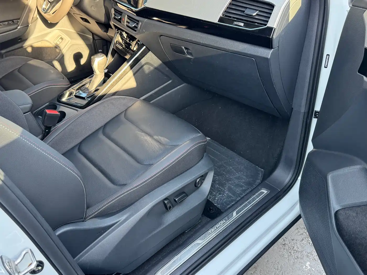 Volkswagen Tayron 2022 330TSI 2WD Luxury Smart Connect Edition фото 18