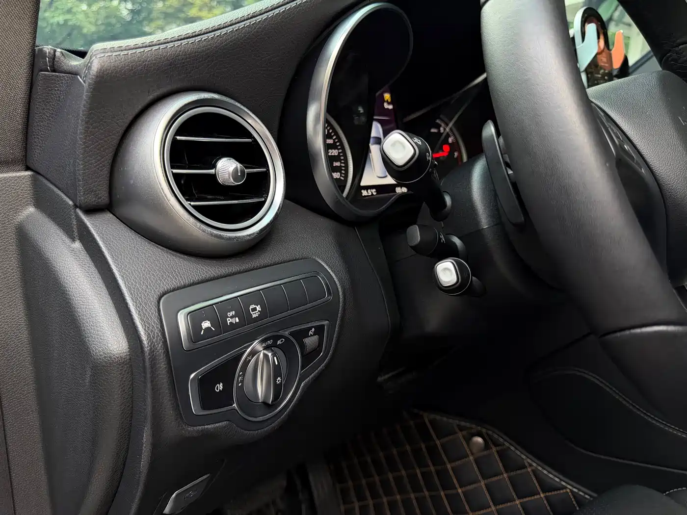 Mercedes-Benz GLC 2019 GLC 260 L 4MATIC Luxury фото 21