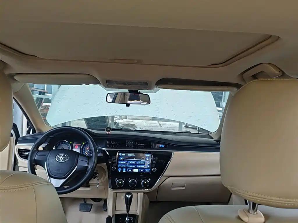 Toyota Corolla 2014 1.6L CVT GL-i фото 18
