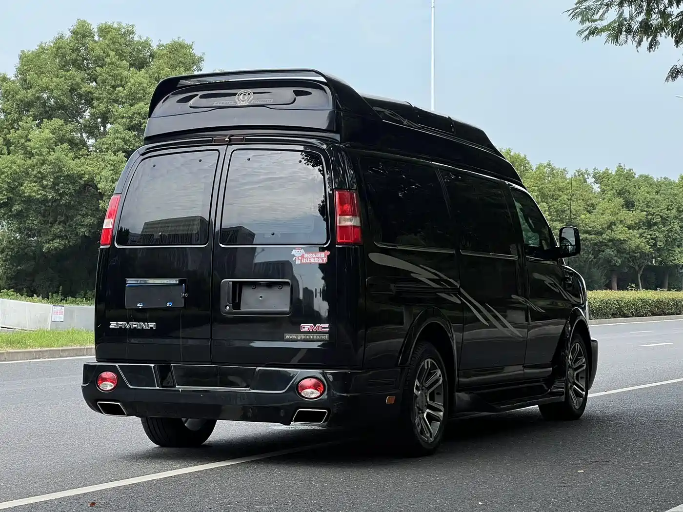 GMC Savana 2018 2017 6.0L G660S Elegance Panoramic Roof Edition