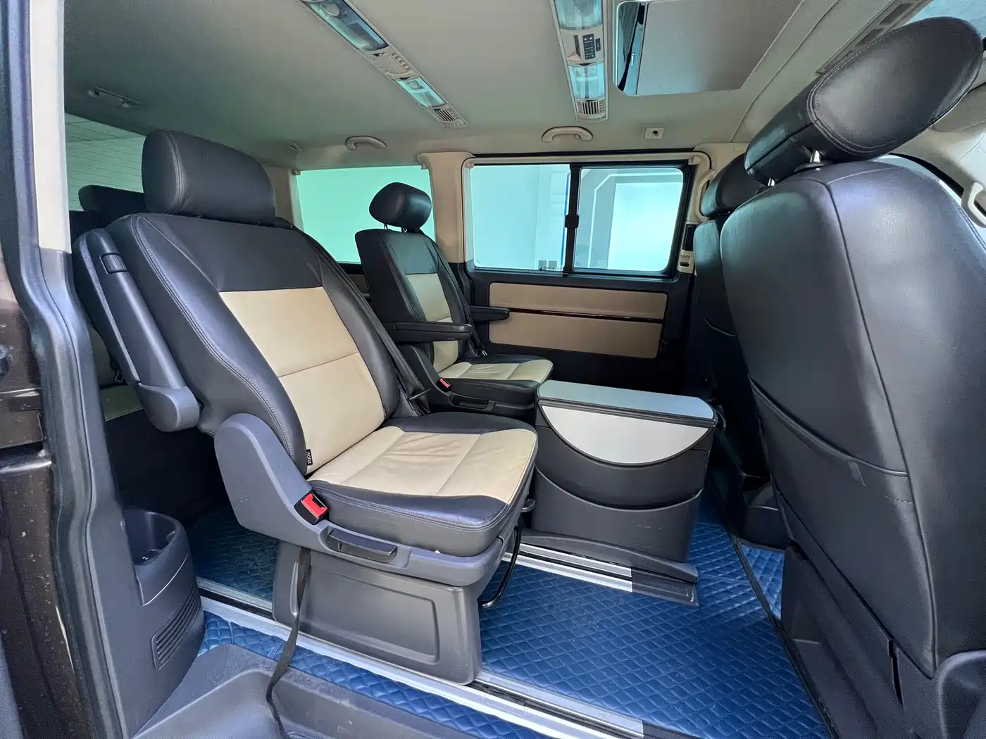 Volkswagen Multivan 2016 2.0TSI 2WD Comfort 7-Seater фото 8