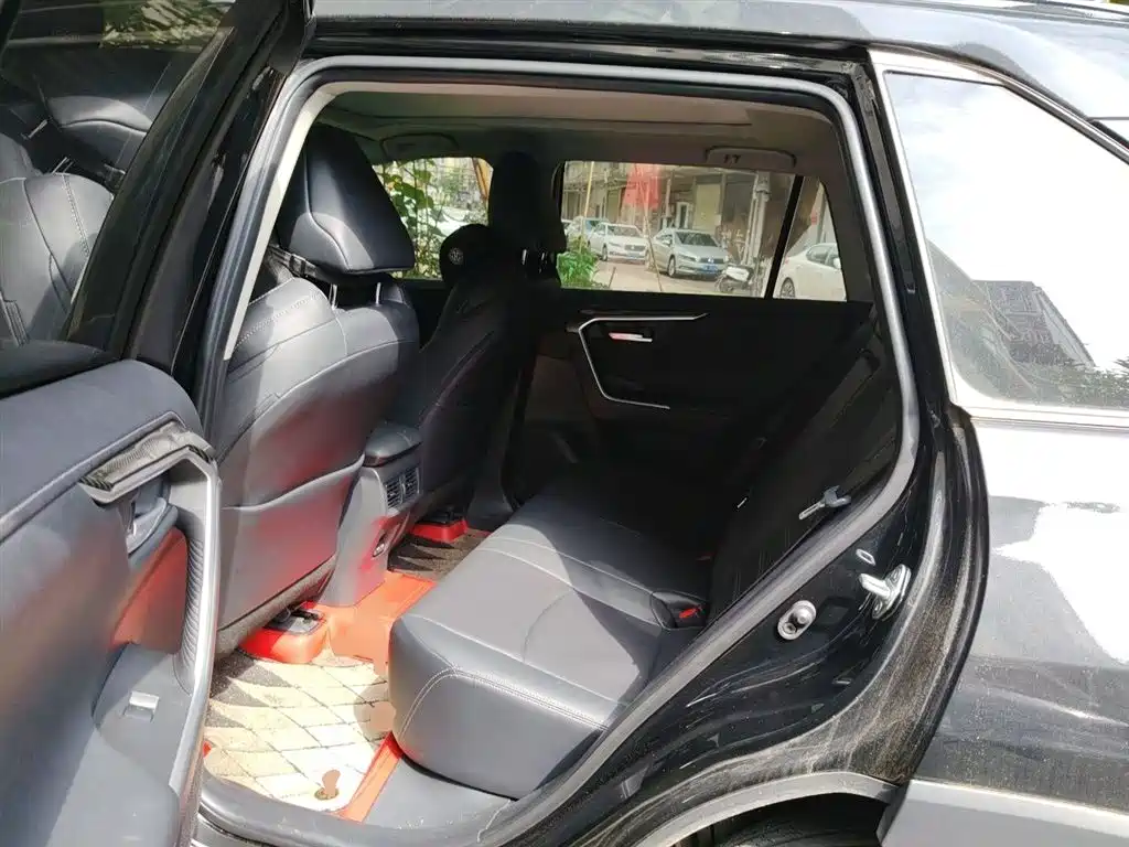 Toyota Wildlander 2023 2.0L CVT FWD Luxury PLUS фото 14