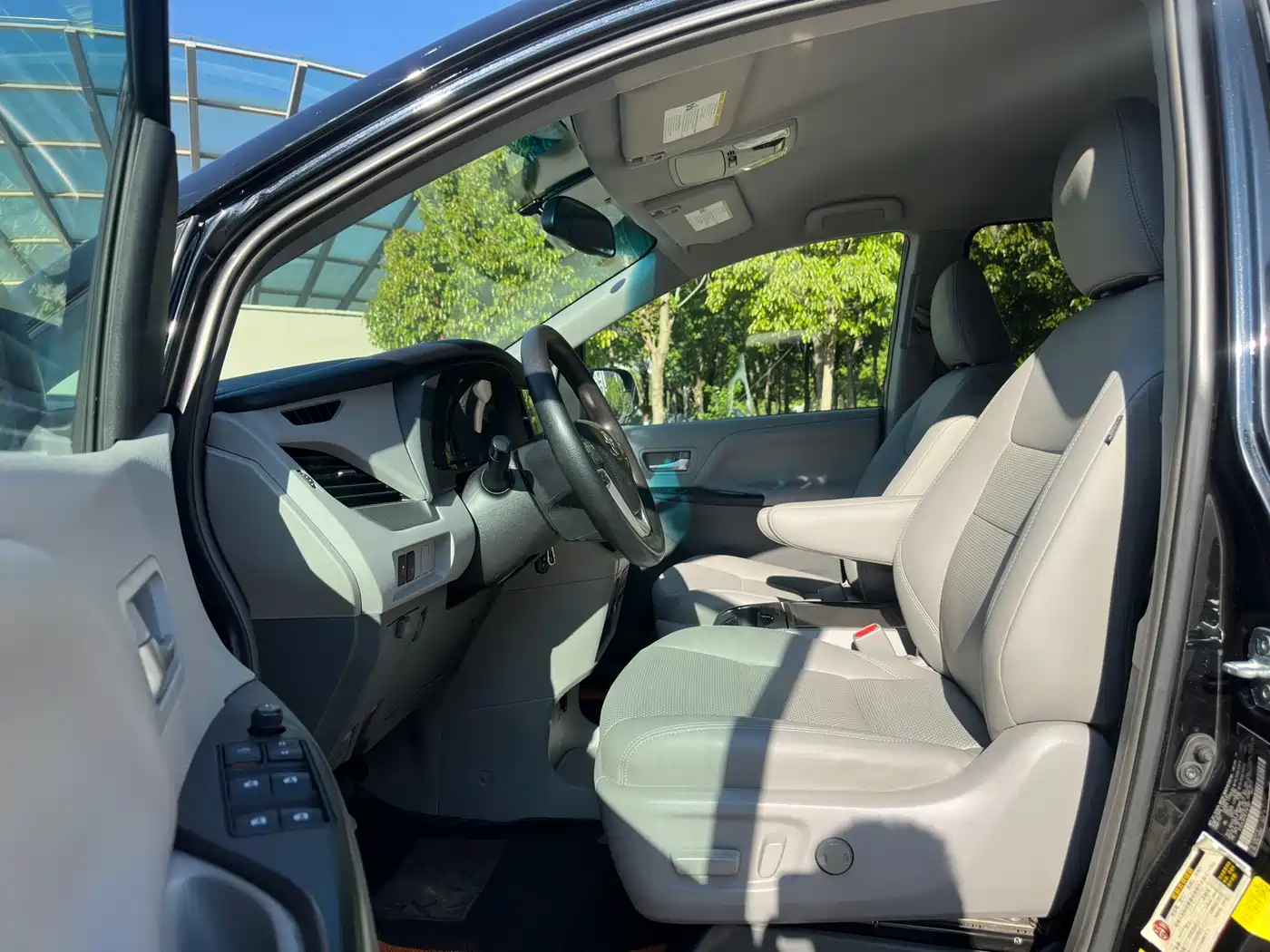 Toyota Sienna 2015 3.5L 4WD L фото 8