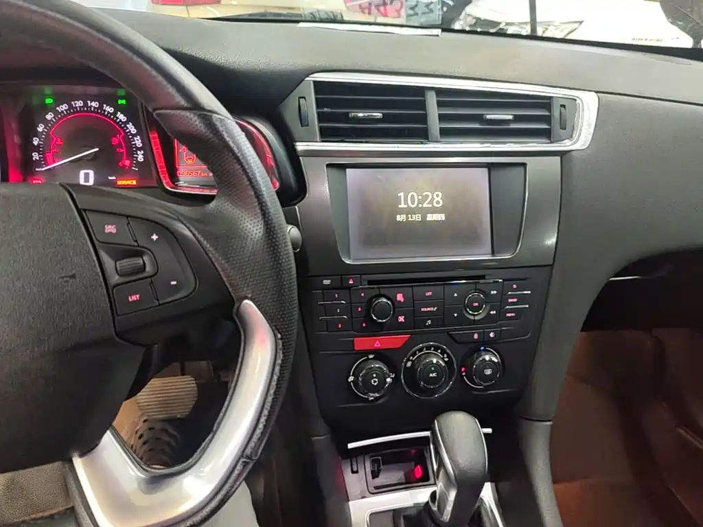 DS 6 2015 2016 1.6T Elegance THP160