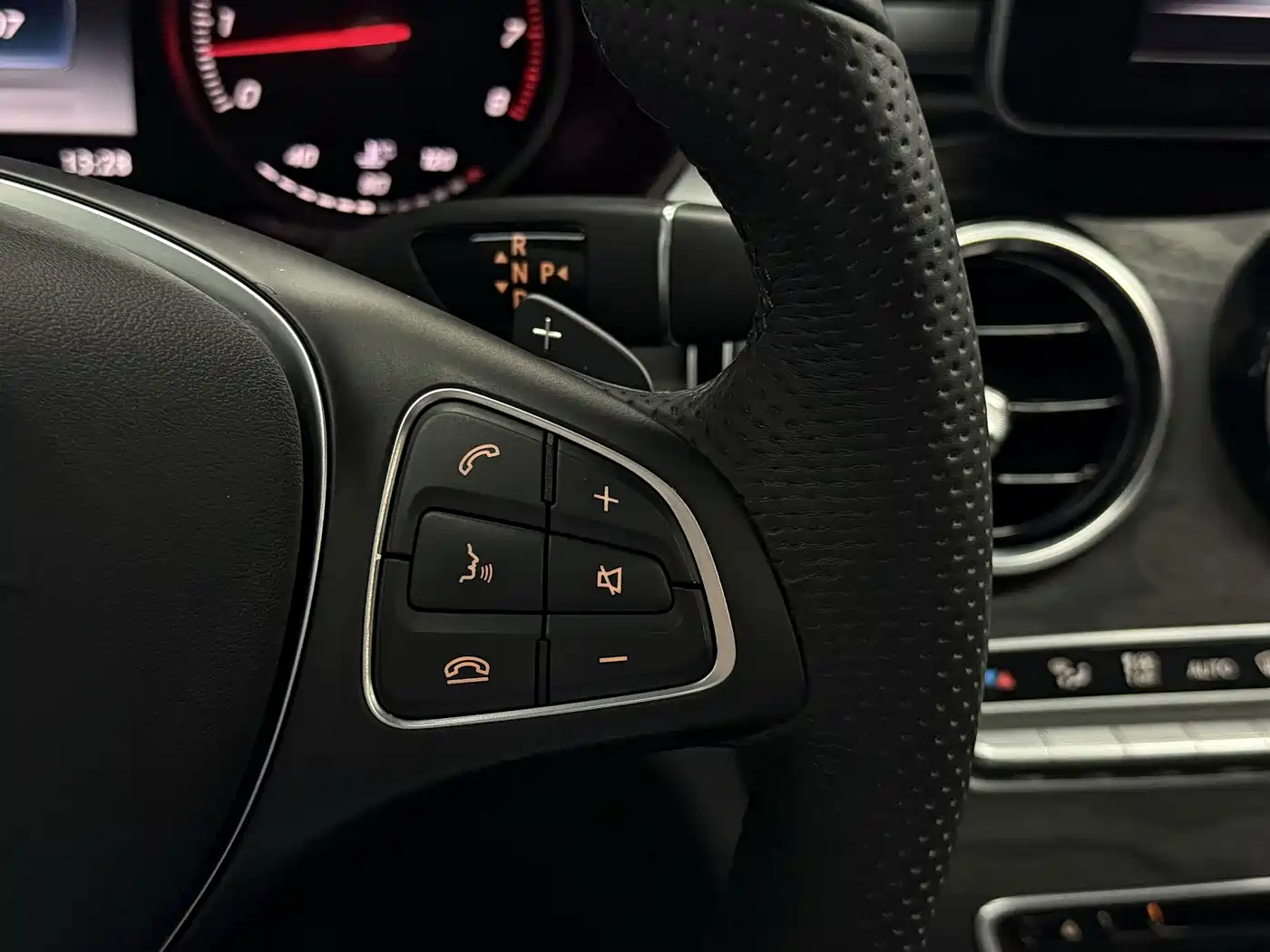 Mercedes-Benz C-Class 2015 Facelift C 180 L Sport фото 10