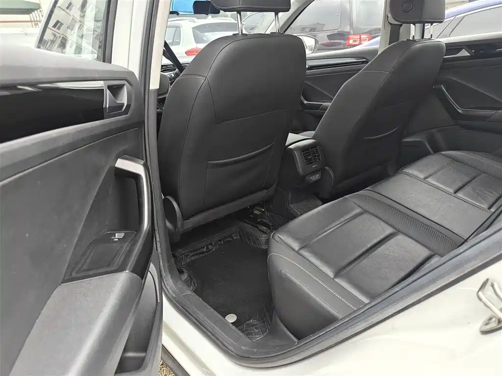 Volkswagen T-ROC 2022 280TSI DSG 2WD Comfort PLUS фото 13