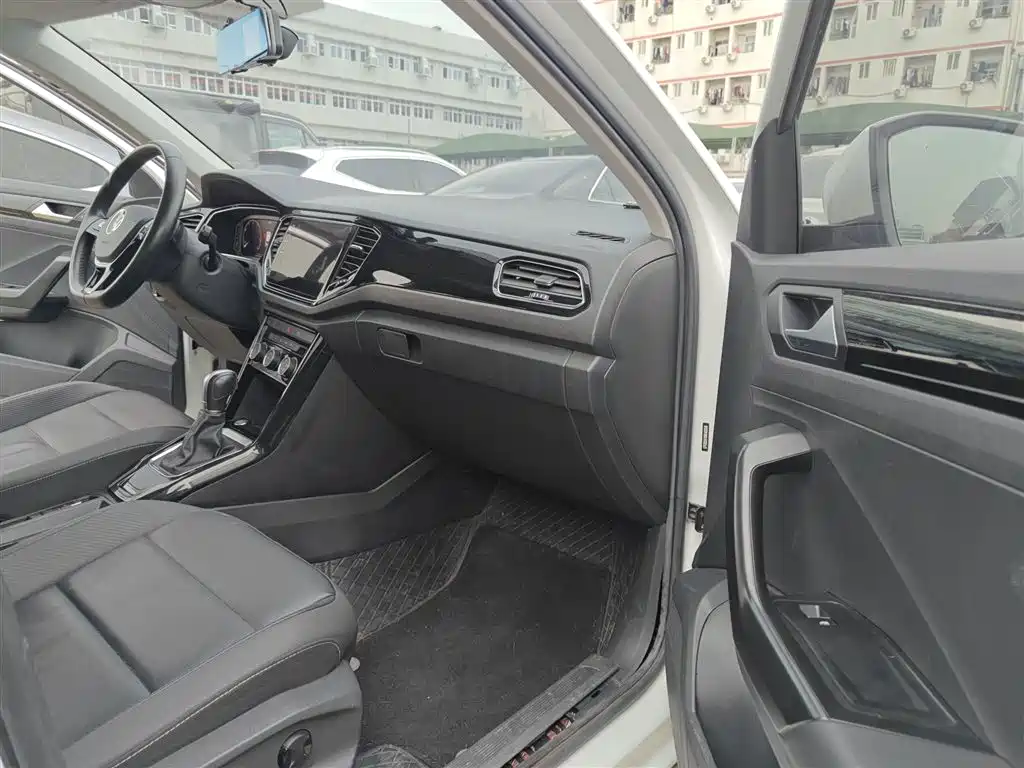Volkswagen T-ROC 2022 280TSI DSG 2WD Comfort PLUS фото 26