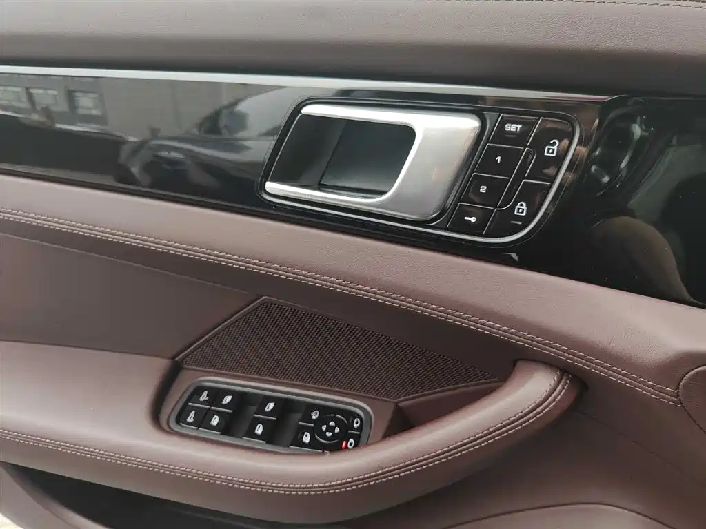 Porsche Panamera 2019 Panamera 2.9T фото 18