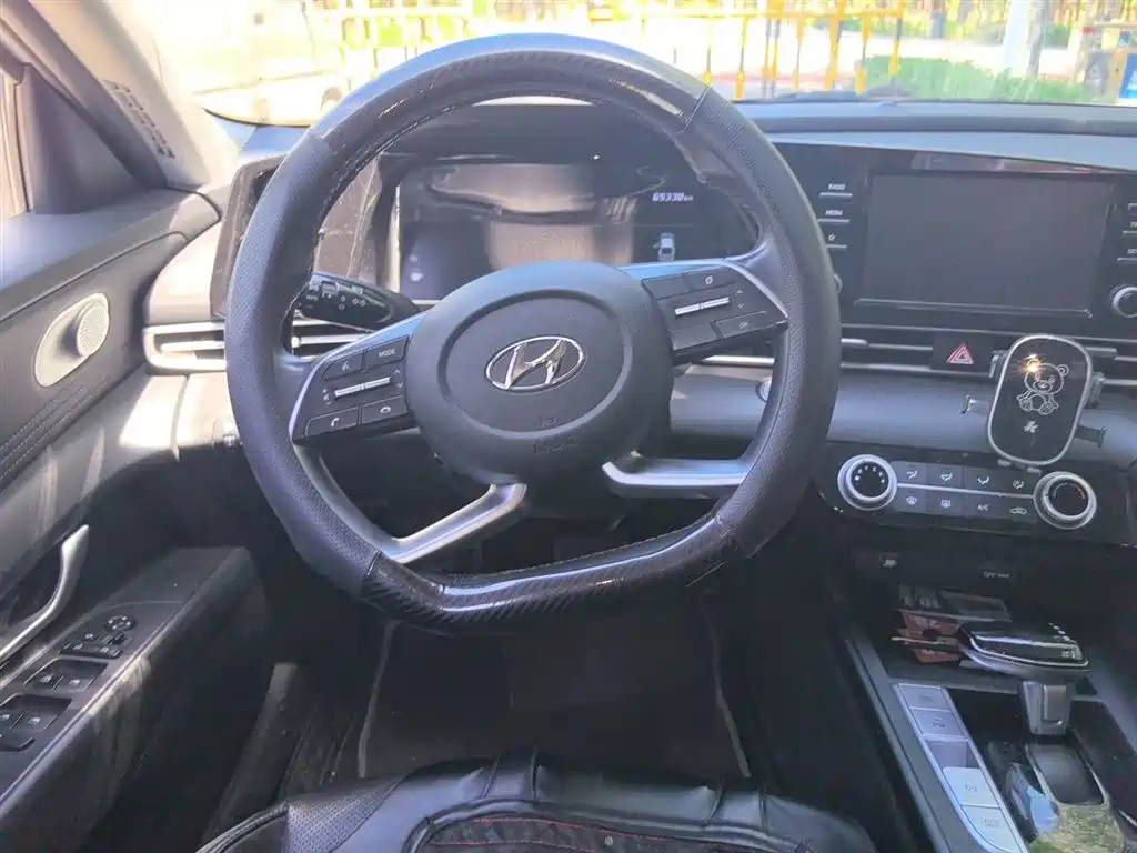 Hyundai Elantra 2021 1.5L CVT GLX Elite Edition фото 3