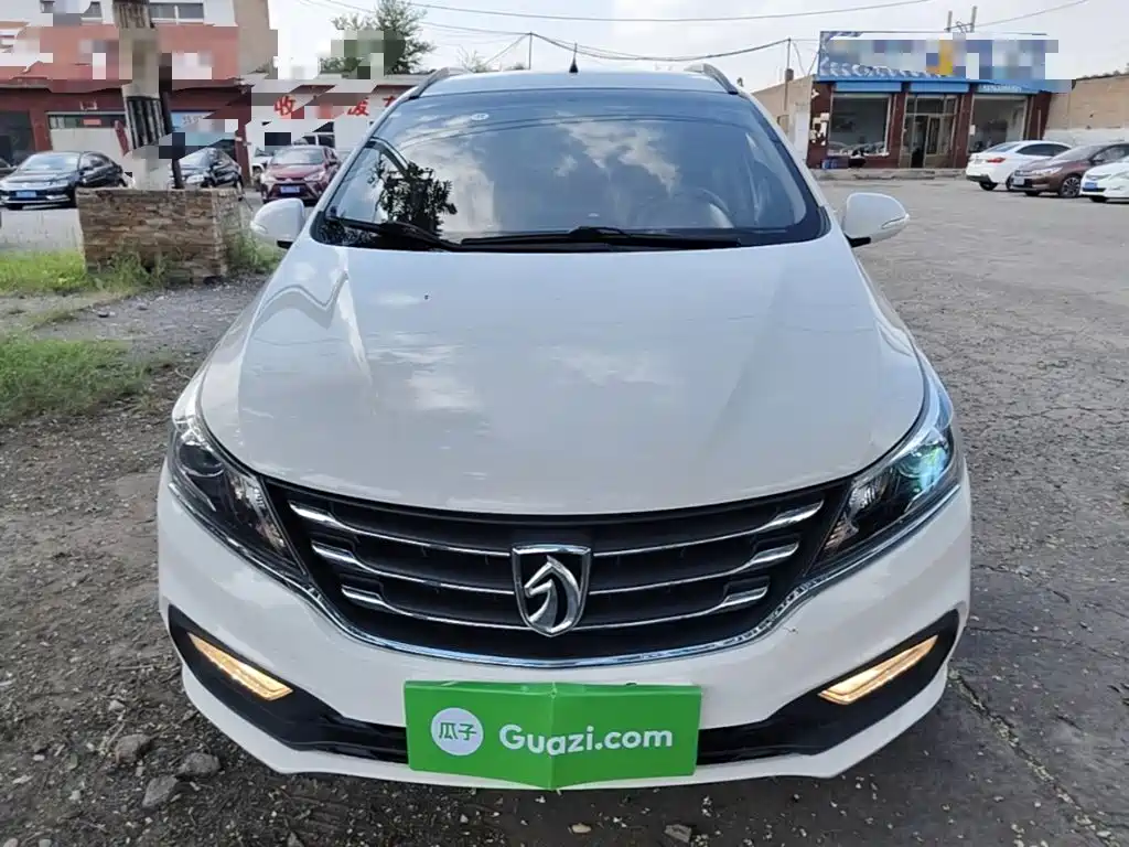 Baojun 310W 2017 2017 1.5L Manual Fashion Edition (China V)