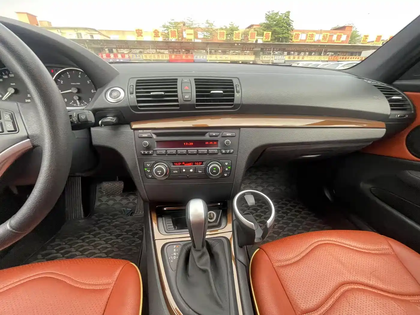 BMW 1 Series (Import) 2010 120i Chocolate Limited Edition фото 10