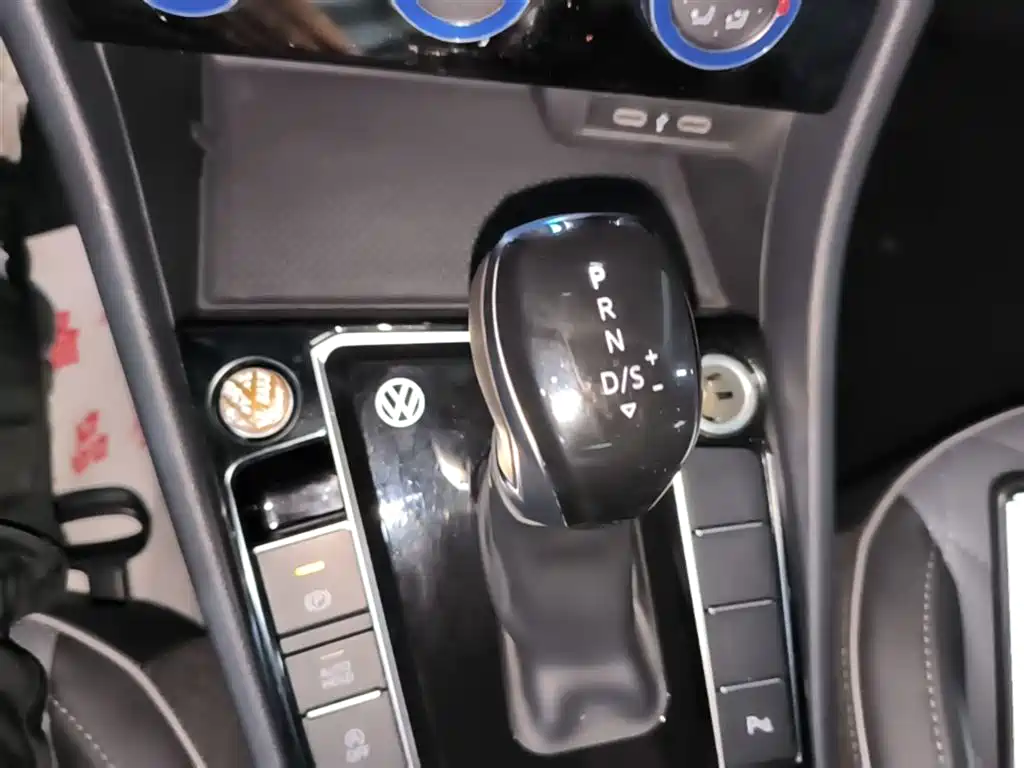 Volkswagen Sagitar 2025 300TSI DSG Surpass Edition фото 14