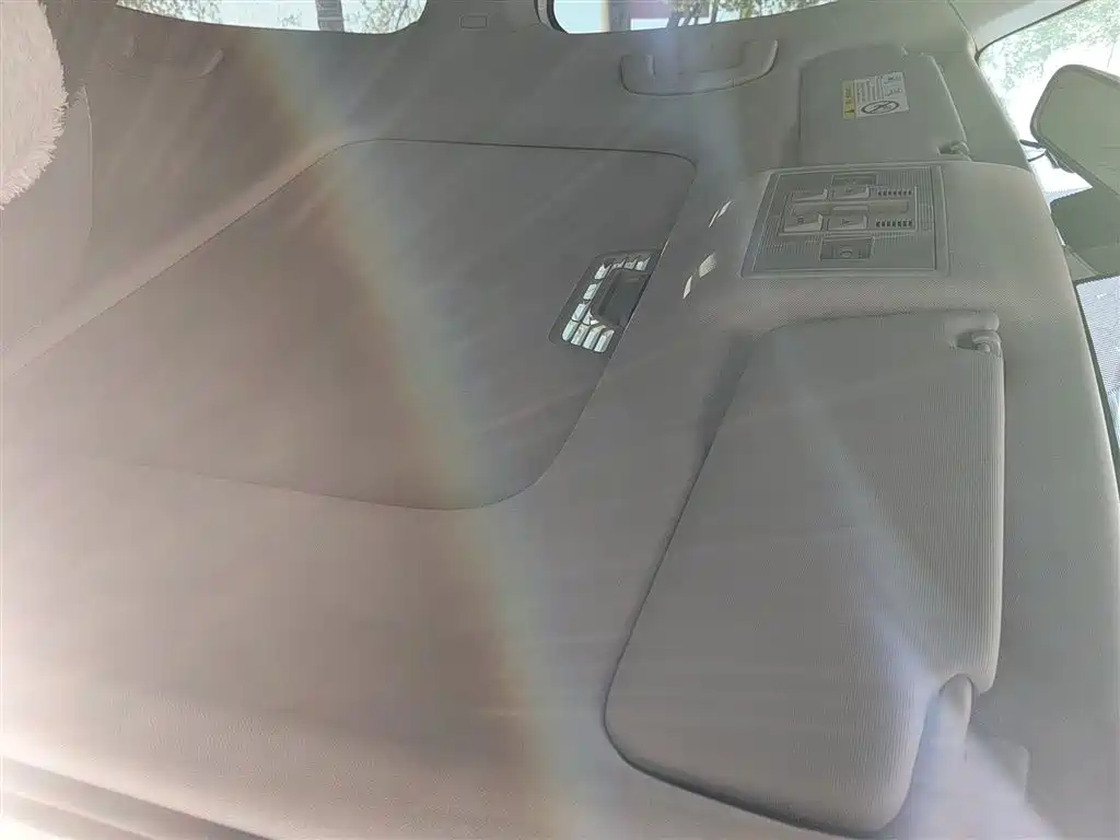 Volkswagen Lavida 2023 1.5L Auto Five Million Edition фото 14