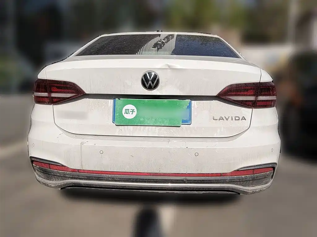 Volkswagen Lavida 2023 1.5L Auto Five Million Edition фото 3