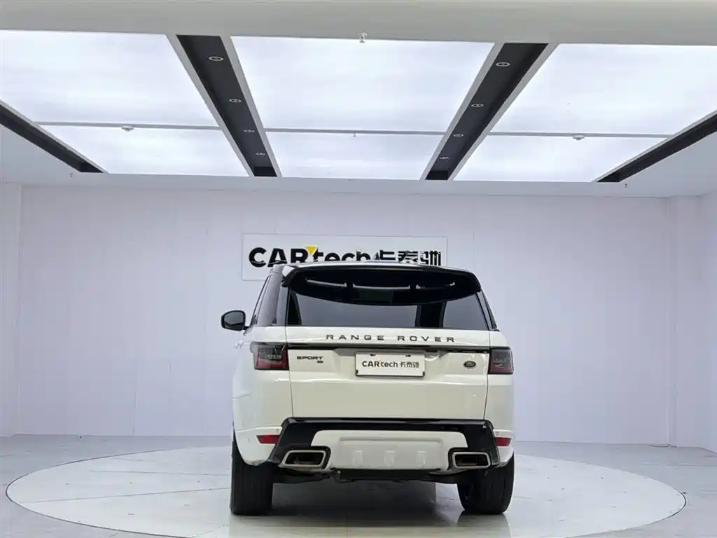 Land Rover Range Rover Sport 2022 3.0 L6 Gloss Black Edition фото 4