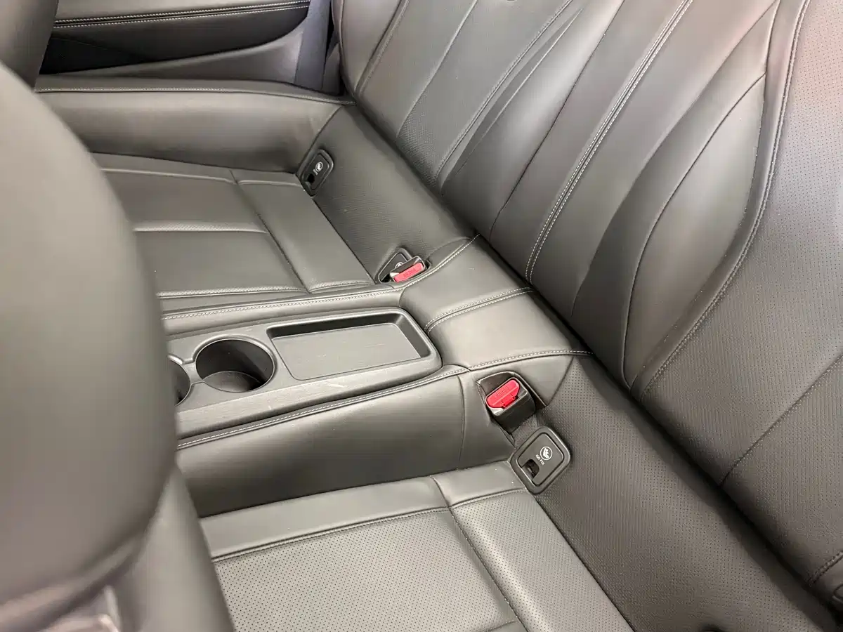 Infiniti Q60 2019 2.0T Luxury Edition фото 9