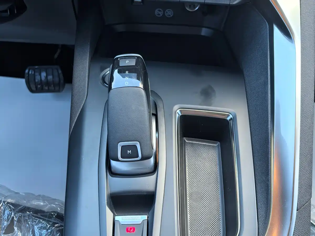 Peugeot 5008 фото 11