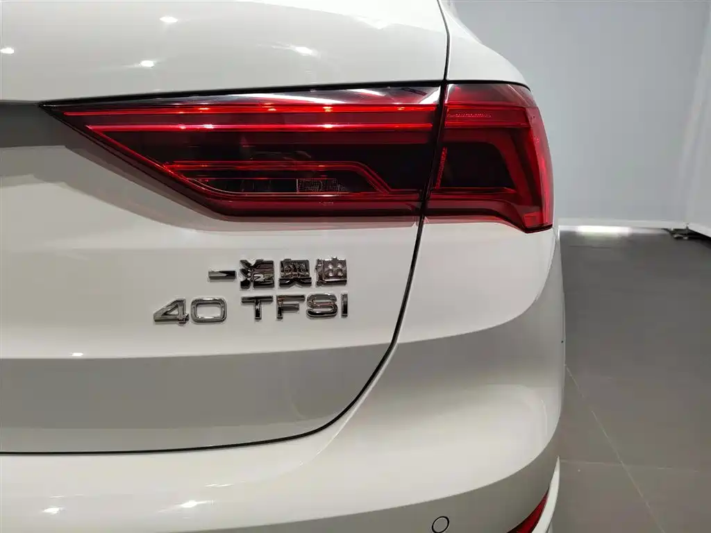 Audi Q3 2019 40 TFSI Fashion Dynamic фото 29