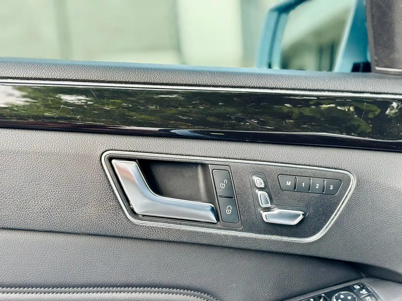 Mercedes-Benz E-Class 2015 Facelift E 260 L Sport фото 24