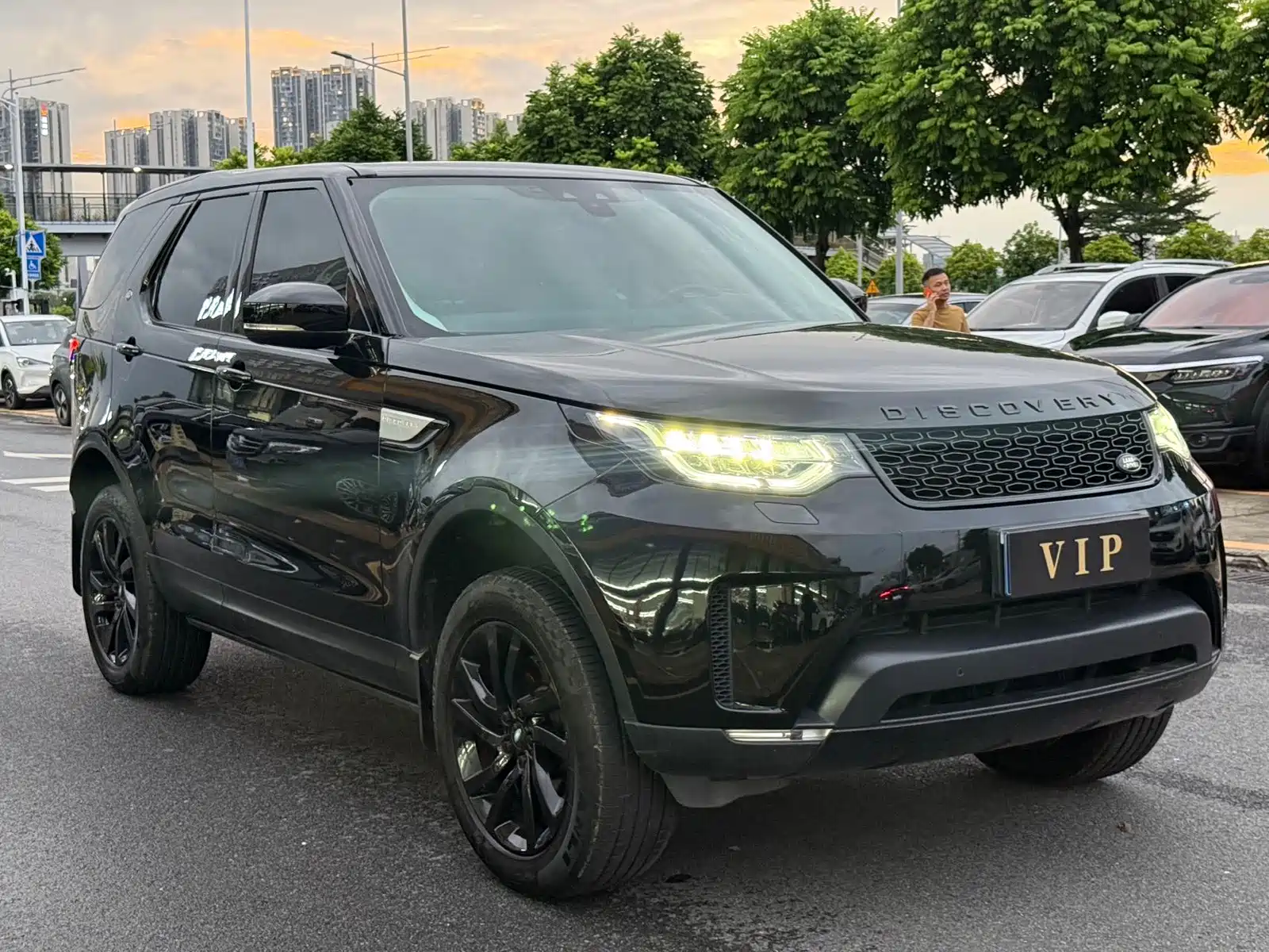 Photo 3 - Land Rover Discovery