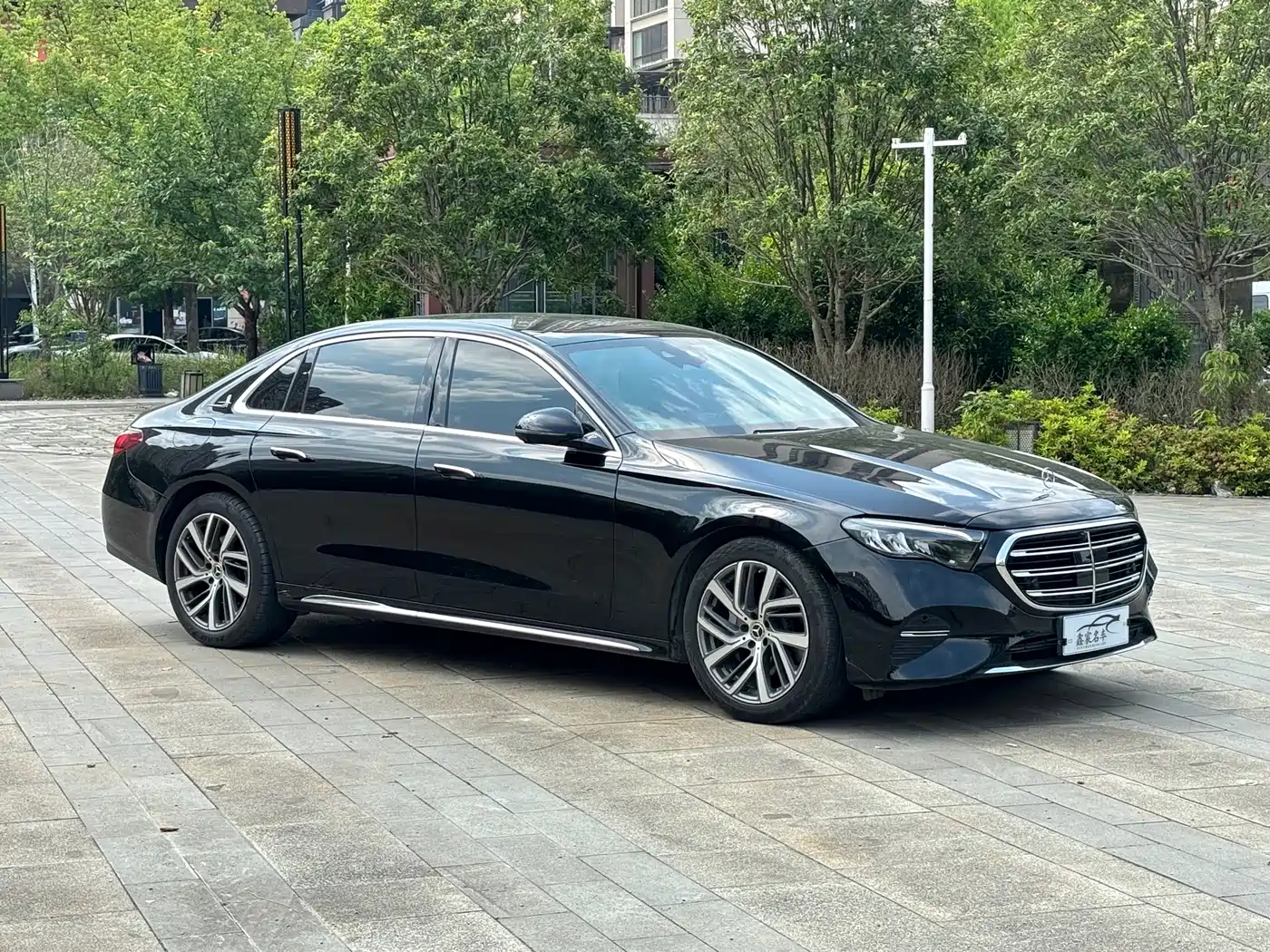 Mercedes-Benz E-Class 2024 E 300 L Fashion фото 3