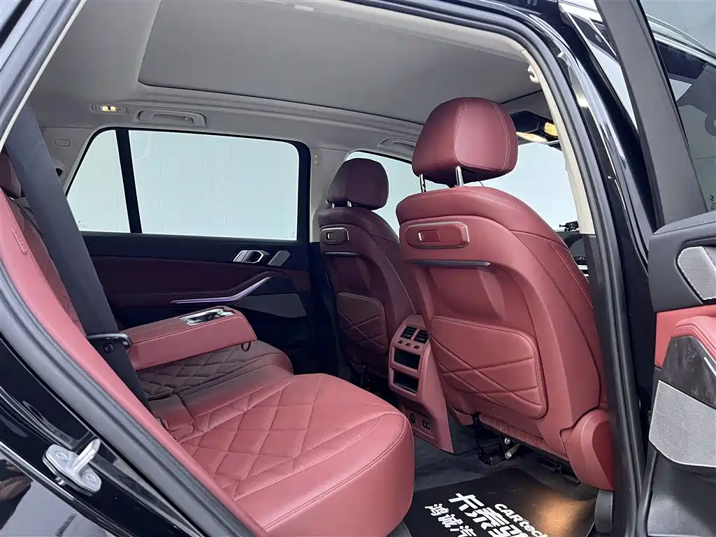 BMW X5 2023 xDrive 30Li Premium M Sport Package фото 24
