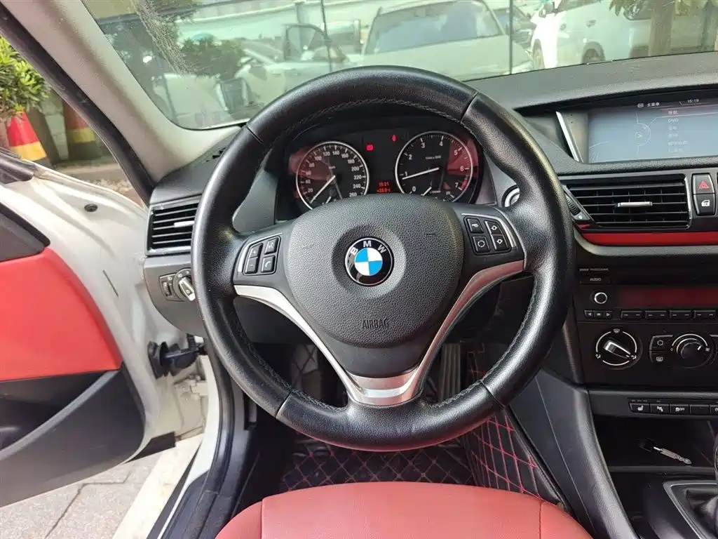 BMW X1 2015 Model sDrive18i Fashion Advanced Edition фото 11